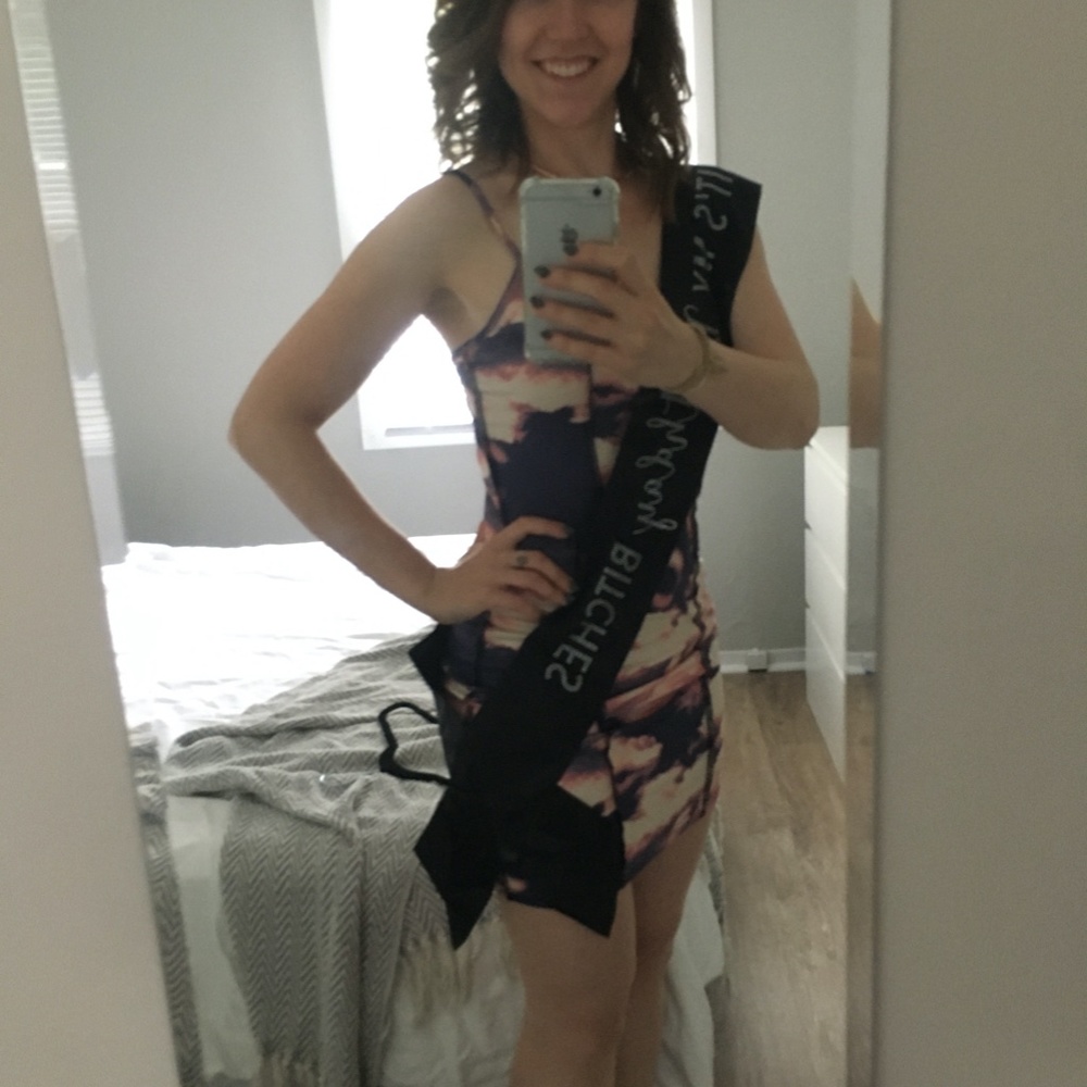 Slinky Exposed Seam Cloud Bodycon Mini-Dress Size XS